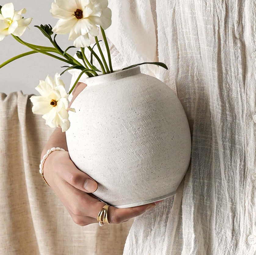 Single Small White Ceramic Flower Container, Retro Country Style Indoor Ornament, Simple Vessel For Room, Washroom, Celebration Layouts