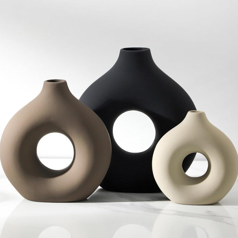 Three-piece compact ceramic flower vessel bundle, sleek countryside aesthetic ornaments for living room focal points, shelves, bedrooms, workspaces and dining surfaces